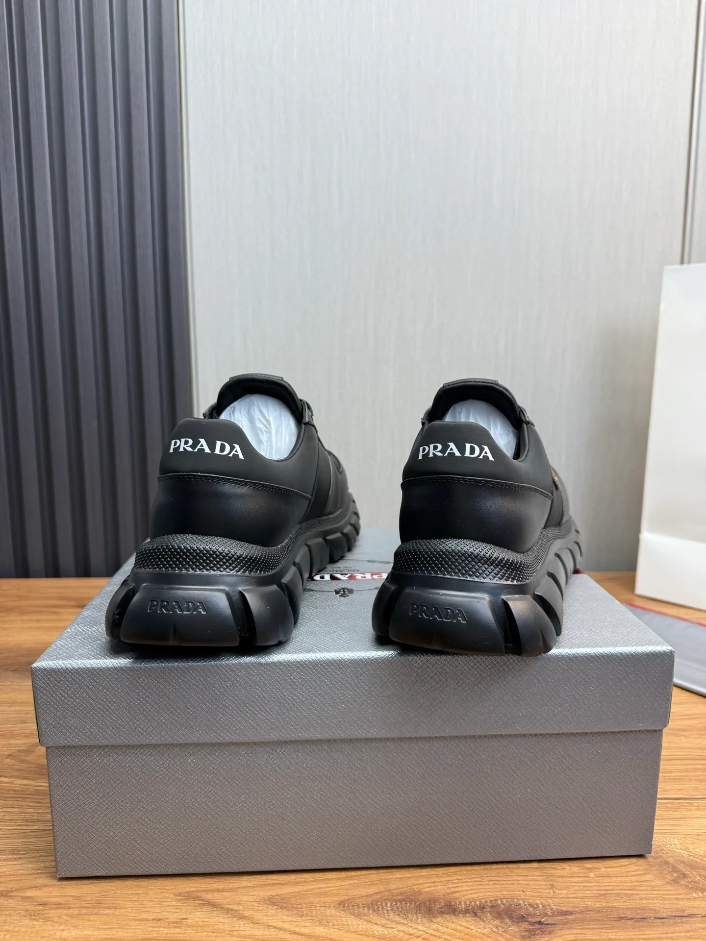 Men's shoes 💰580💰 [PRADA] Men's shoes are popular in the counter, official website is synchronized, 1 high-quality shipment ✔️Imported cowhide fabric + cowhide lining, 1🆚1 replica, original sole, 38-45 (45 customized, non-refundable)